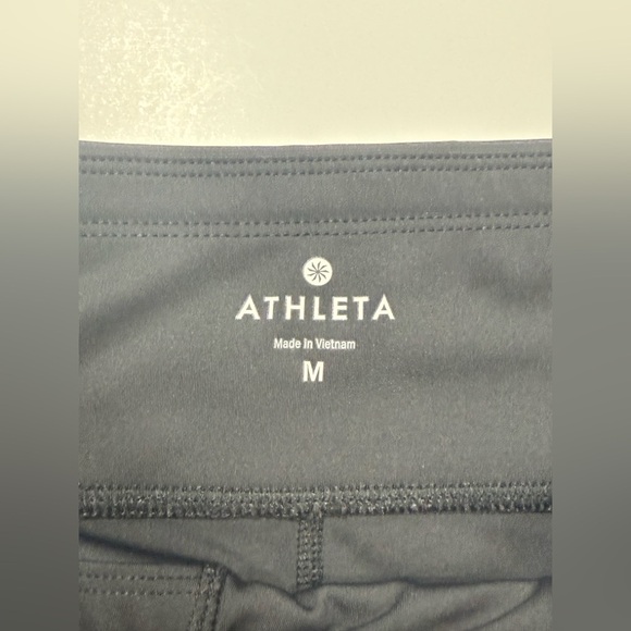 Athleta Black Leggings 🖤 - Picture 2 of 10